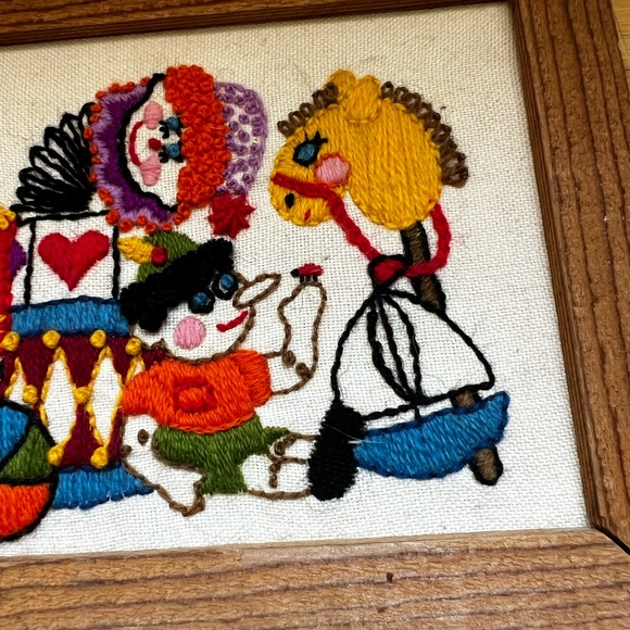 Free with purchase! Vintage Crewel Embroidery Picture - Picture 3 of 10